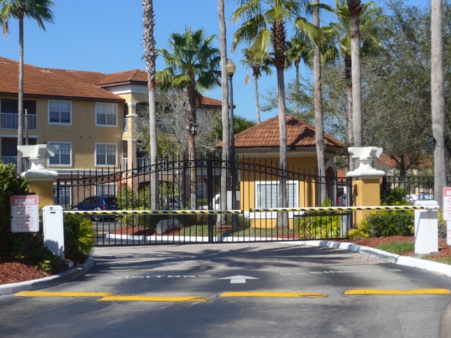 Building Photo - 5475 Vineland Rd