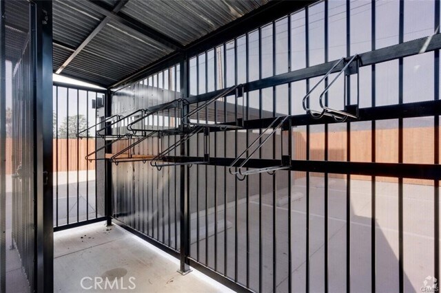 Building Photo - 4251 E Live Oak Ave