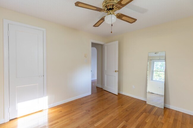 Building Photo - Charming 3-Bedroom Home with Solar Panels ...