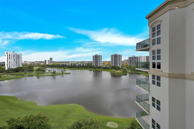 Building Photo - 20000 E Country Club Dr