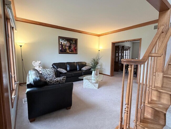 Building Photo - 3823 Sunburst Ln