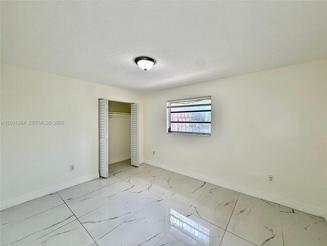 Building Photo - 950 NW 109th St