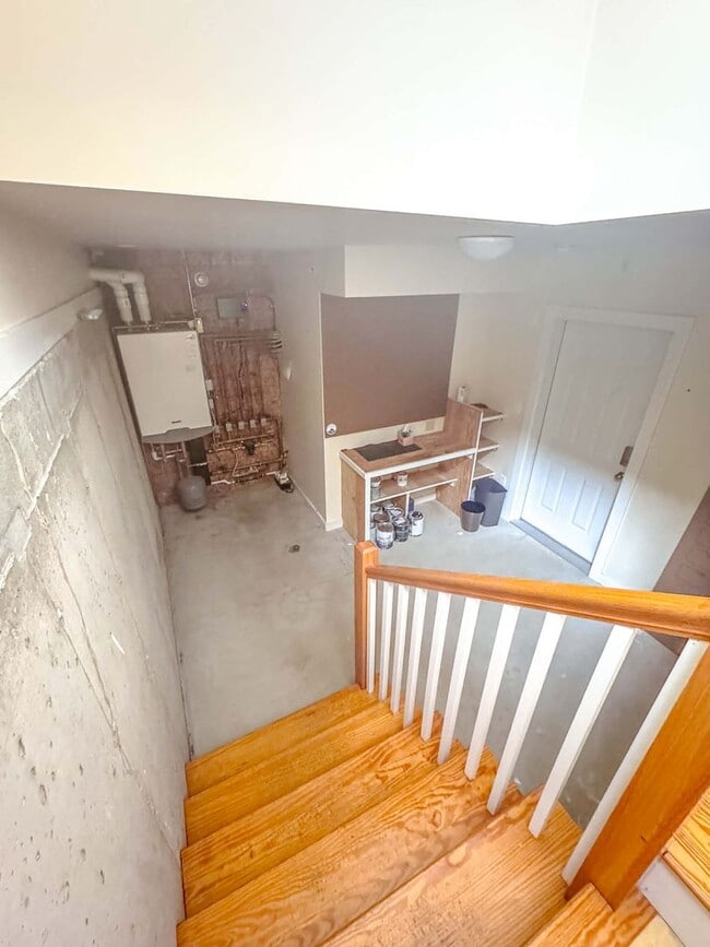 Building Photo - Luxury long term rental in the Heart of Brunswick