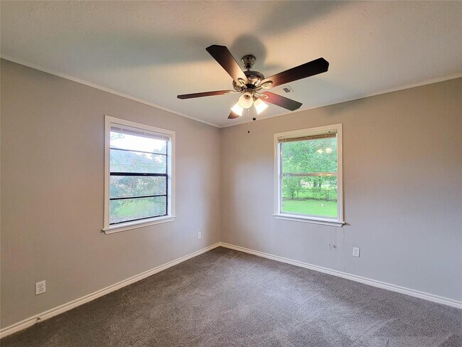 Building Photo - 2306 Downey Dr