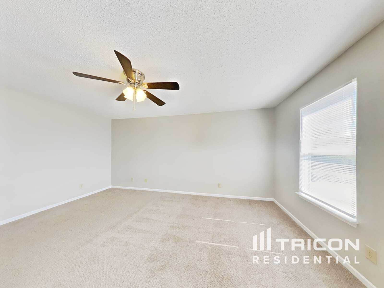 Building Photo - 13460 N Carwood Ct