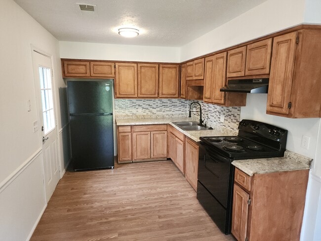 Building Photo - 6623 Foxboro Dr