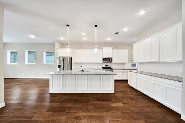 Building Photo - 32193 Park Plains Dr