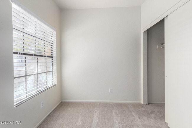 Building Photo - 1126 W Elliot Rd