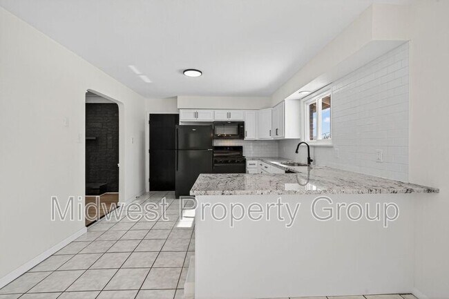 Building Photo - 5165 West Wood Drive