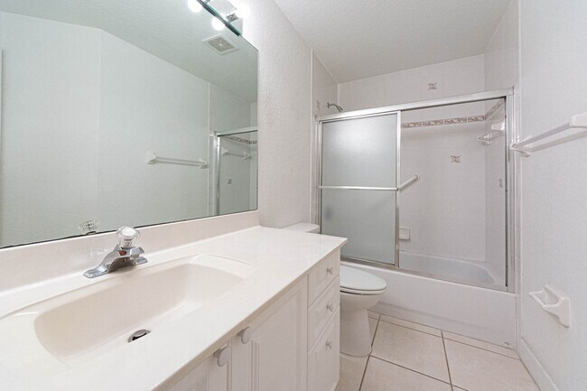 Building Photo - 1700 Aynsley Way