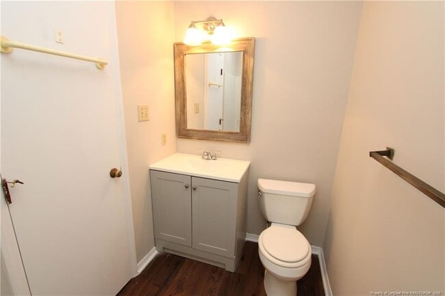 Building Photo - 3905 Lexington Dr