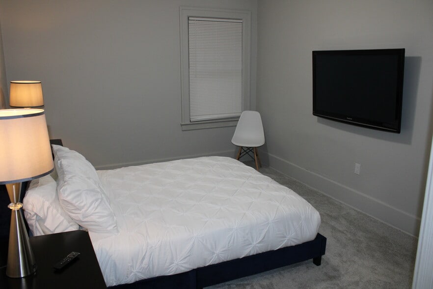 Building Photo - 298 Josephine St