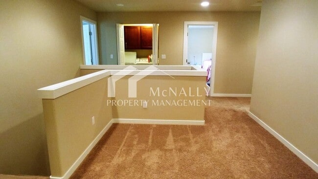 Building Photo - Beautiful Furnished Home in University Place