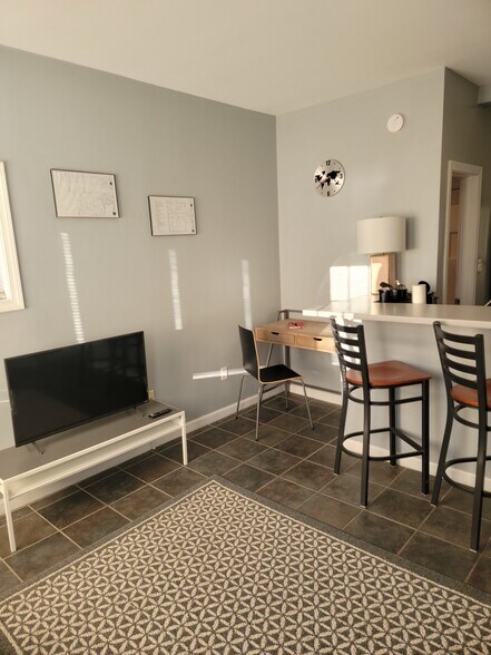 Building Photo - 372 Broadway