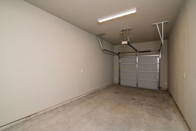 Building Photo - GORGEOUS 2 BEDROOM FOUR PLEX LOCATED IN MIDLOTHIAN ISD!