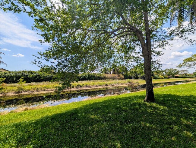 Building Photo - 11394 Royal Palm Blvd