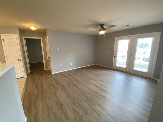 Building Photo - 1040 S Clifton Ave
