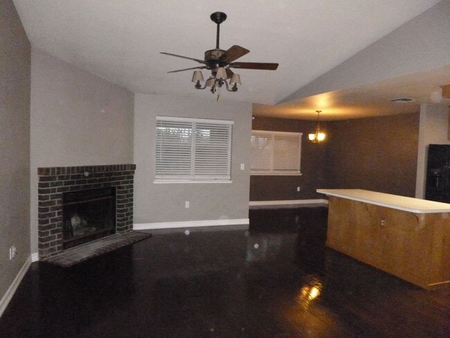 Building Photo - 600 Bowers Way