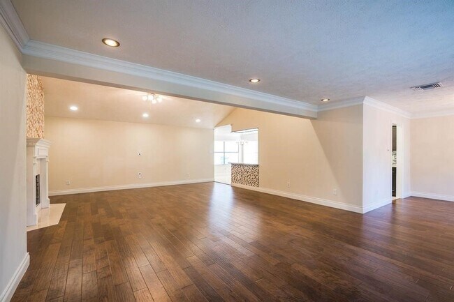 Building Photo - 21203 Park Brook Dr