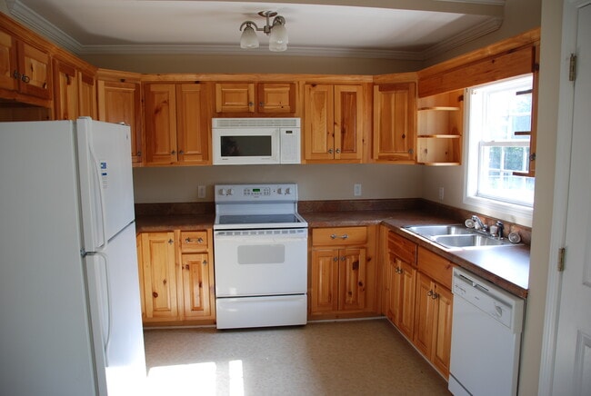 Building Photo - 48 Zachary Dr