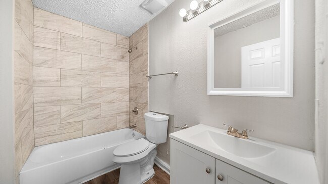 Building Photo - 2363 Virginia Ct