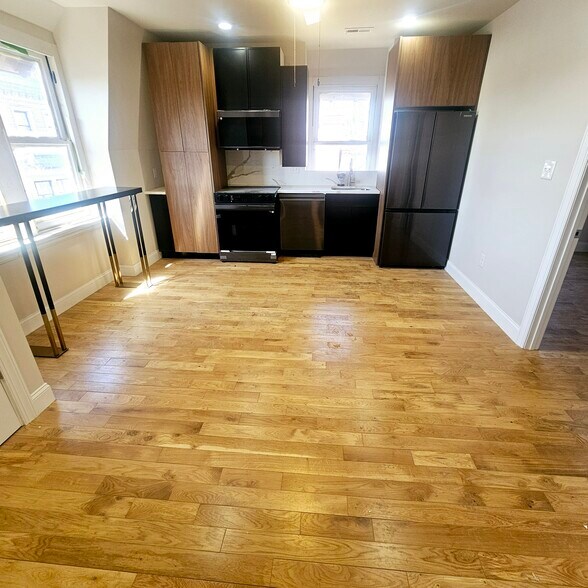 Primary Photo - 333 S 21st St