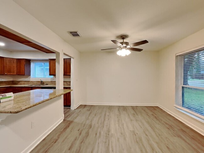 Building Photo - 10527 Mills Walk Dr