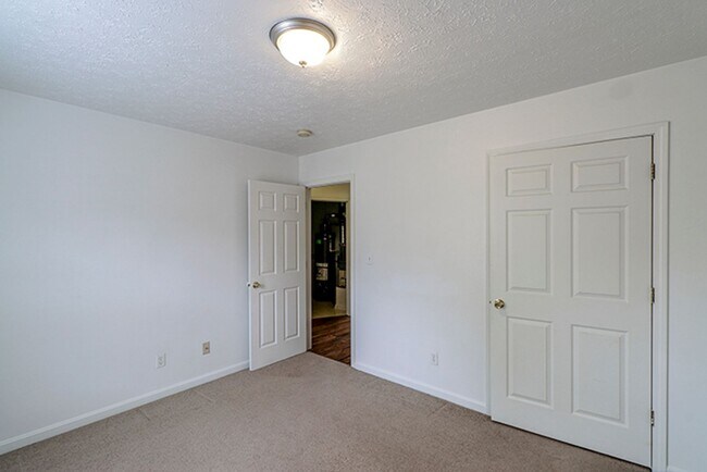 Building Photo - 8506 Standing Oak Dr