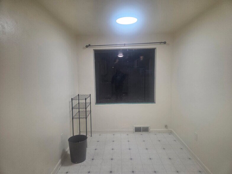 Building Photo - 3543 NE 93rd St