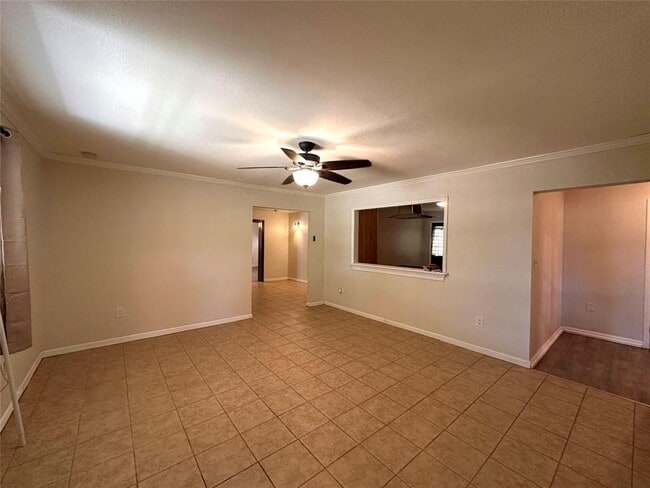 Building Photo - 400 Sun Bonnet Dr