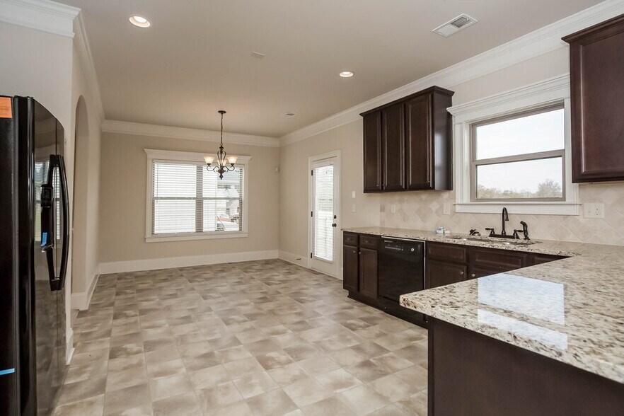 Building Photo - 413 Culloden Moor Dr