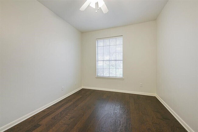 Building Photo - 3603 E Cedar Hollow Dr