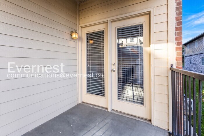 Building Photo - 116 31st Ave N