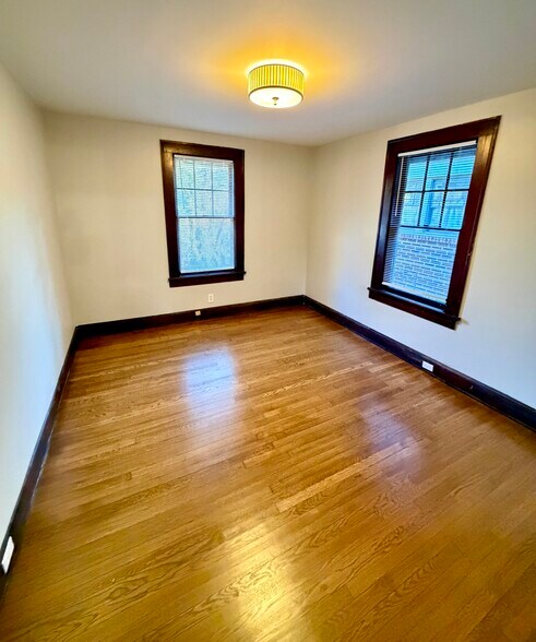 Bedroom - 984 Woodbourne Dr SW
