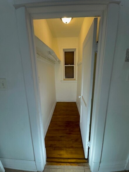 Closet - 2610 W 23rd St