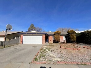 Building Photo - Cute Ranch Home In NE Albuquerque!