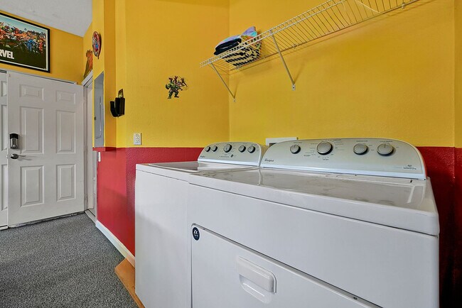 Building Photo - 8157 Sun Palm Dr