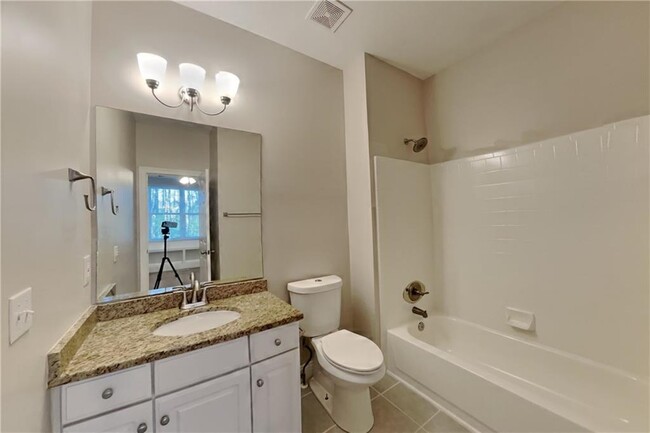 Building Photo - 500 Abernathy Oaks Way