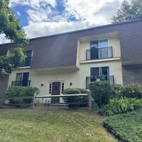 Building Photo - 2 bedroom, 1 bathroom in West Lebanon