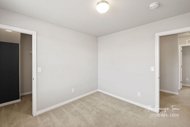 Building Photo - 10898 Rowley Dr
