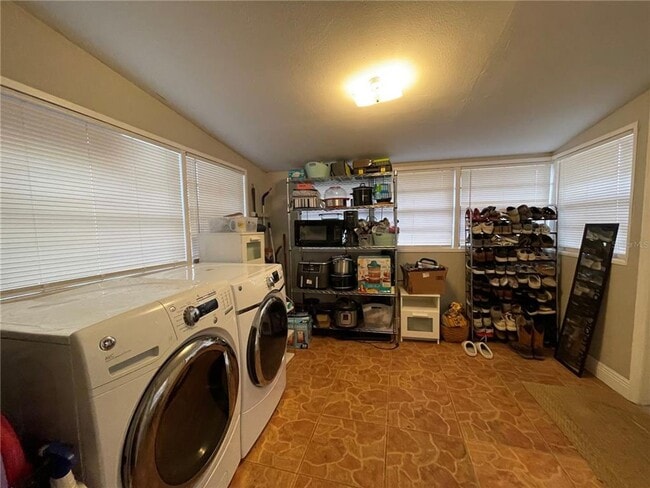 Building Photo - Adorable 2 bed/ 1 bath home in Seffner!!