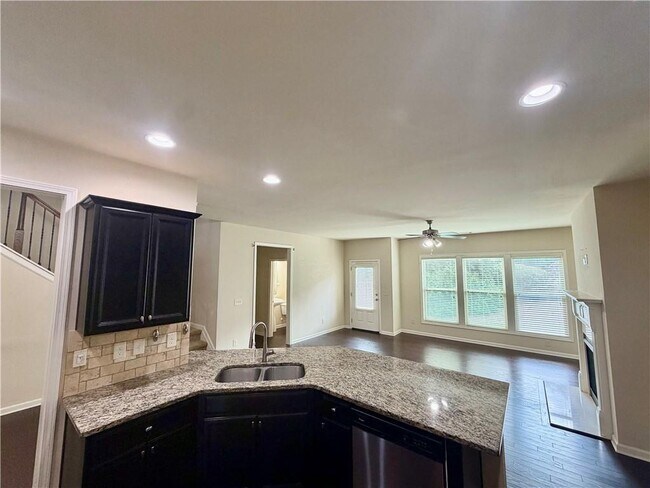 Building Photo - 4615 Woodbine Way