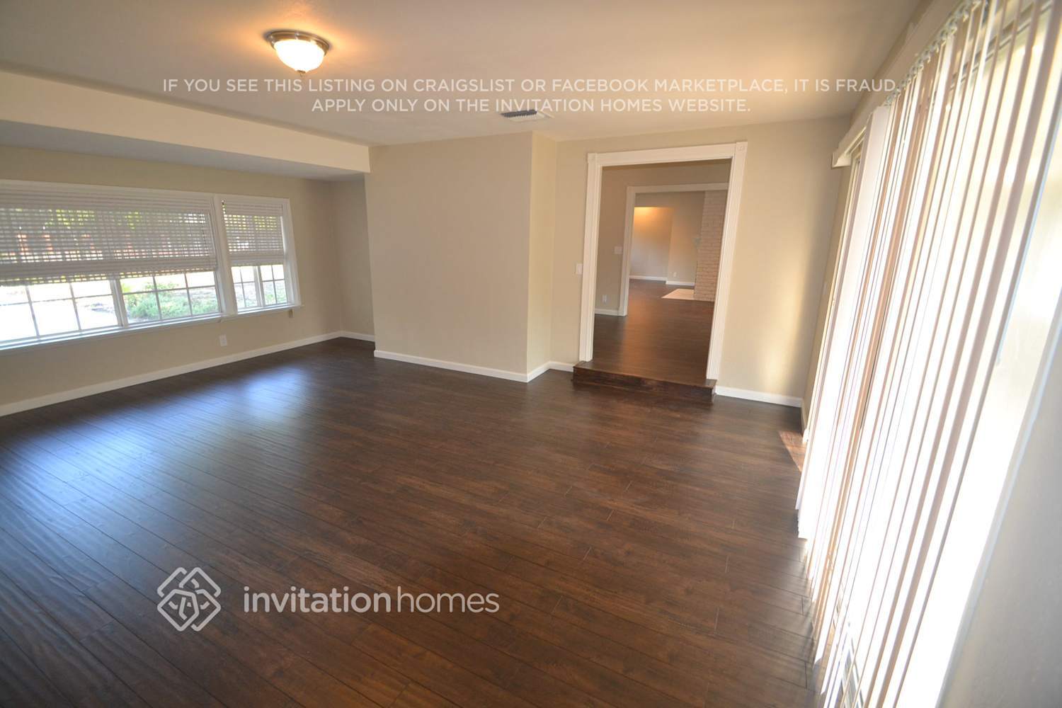 Building Photo - 17363 Saticoy St