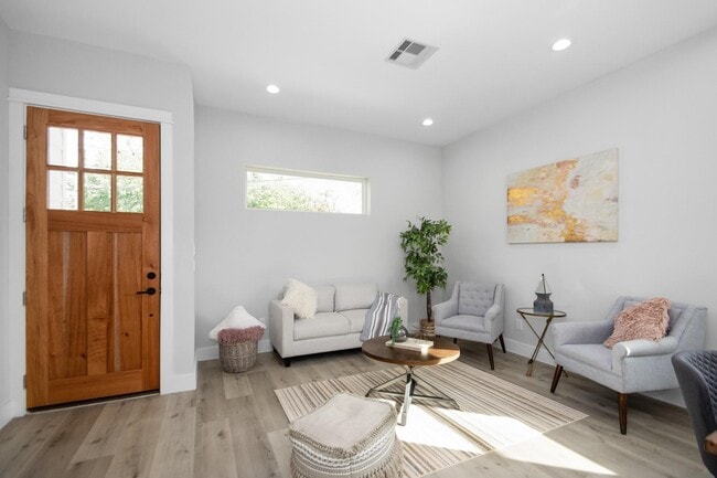 Building Photo - 2105 Sam Wilson St