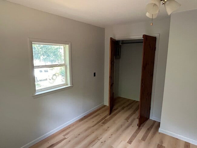 Building Photo - 359 Truce Rd