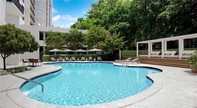 Building Photo - 2460 Peachtree Rd