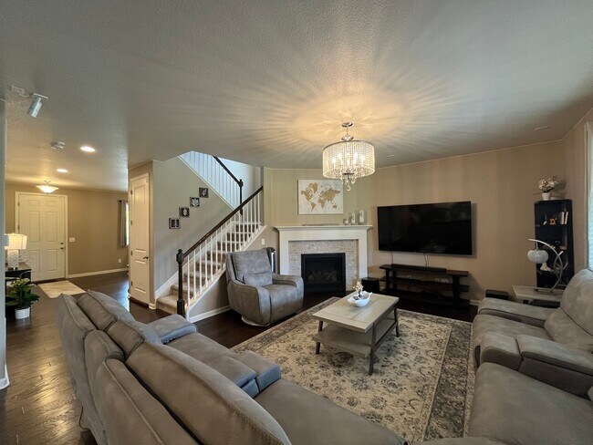 Building Photo - Beautiful Home in South Fort Collins