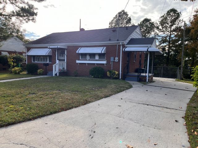 Building Photo - 1612 Lincoln Dr