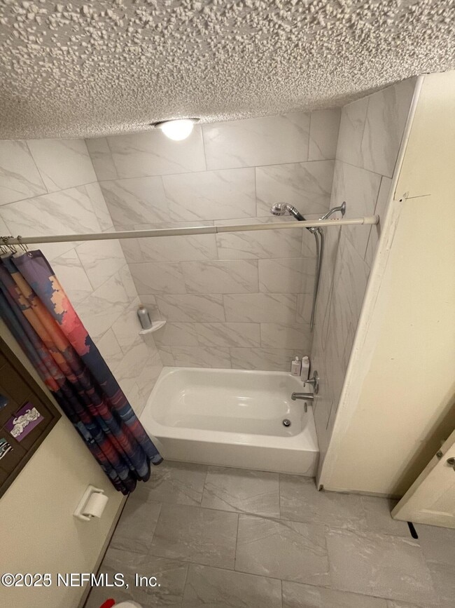 Building Photo - 2211 Rosewood Dr