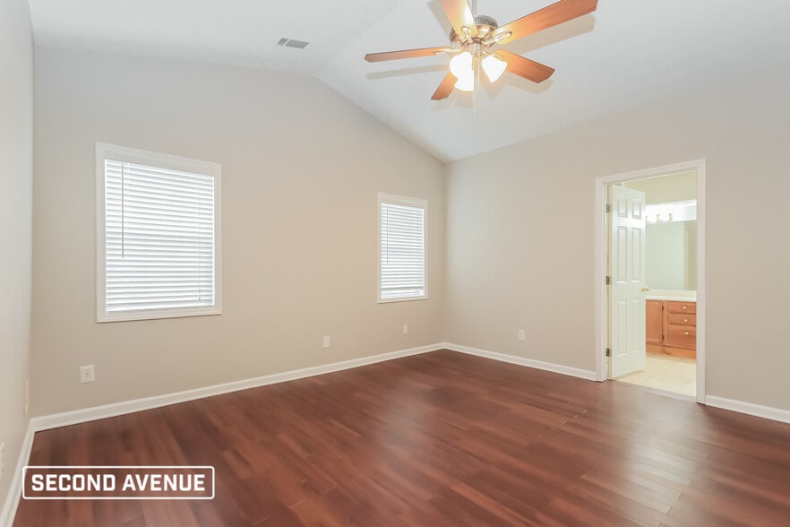 Building Photo - 3703 Windy Hill Dr SE